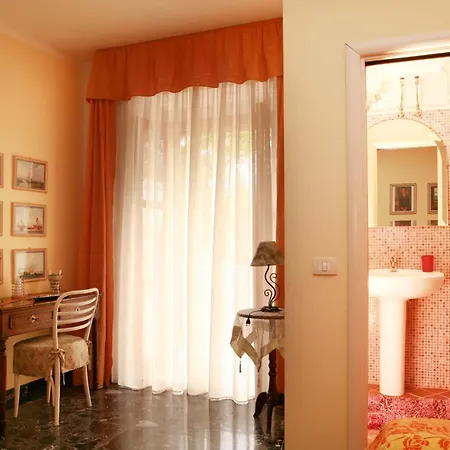 Al Vecchio Pioppo 4* Прая-а-Маре